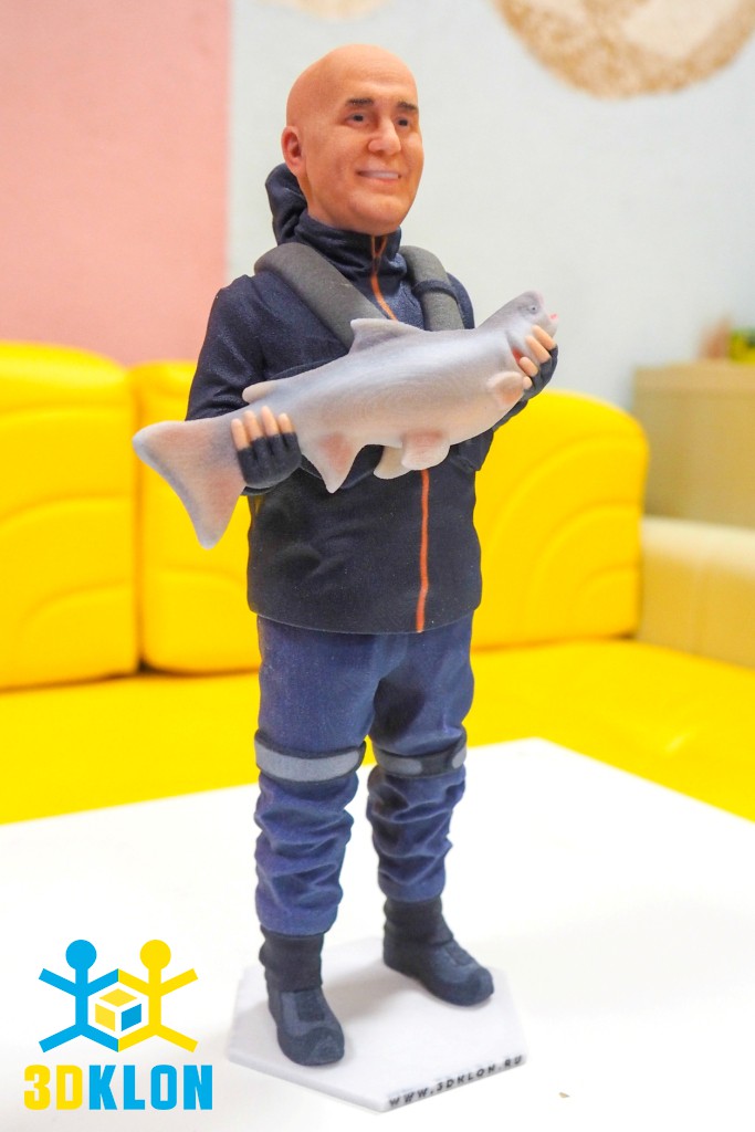3D фигурка рыбака